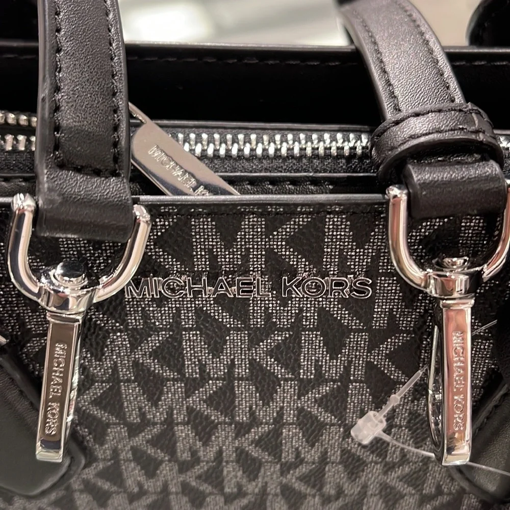 MICHAEL KORS
Sheila Small Faux Saffiano Leather Satchel
Black/Silver
NWT - Picture 14 of 16